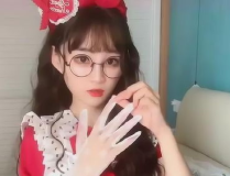 像洋娃娃一样小的小姐姐,揭秘萌化人心的可爱魅力