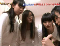 女生上学发现自己忘穿衣服了,女生忘穿衣服上学，应对策略与心理解析”
