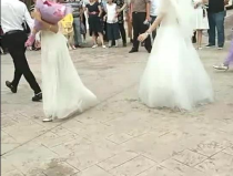 小姐姐向小姐姐求婚,小姐姐向小姐姐的甜蜜求婚时刻