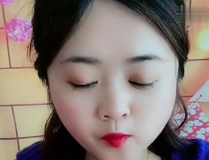 小姐姐吃糖小姐姐化妆,小姐姐的糖与美