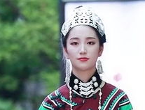 藏族小姐姐彝族小姐姐,藏族与彝族小姐姐的美丽风采